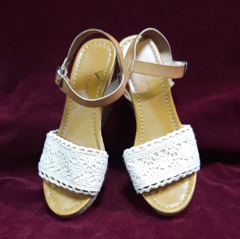 Women's American Eagle Crochet Cork Wedge Sandals! Size 9